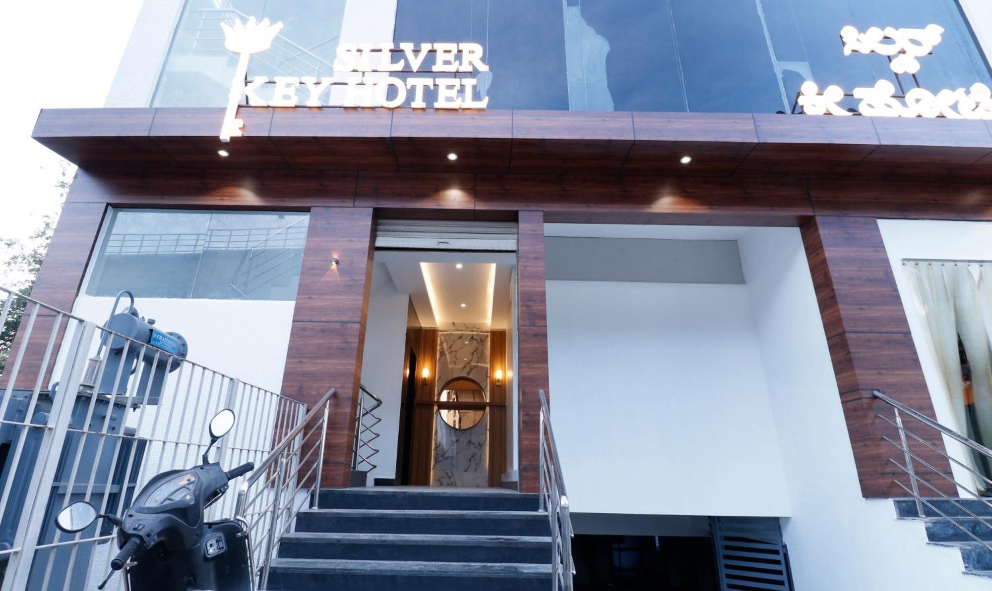 Itsy Hotels Silver Keys Kammasandra Exterior photo
